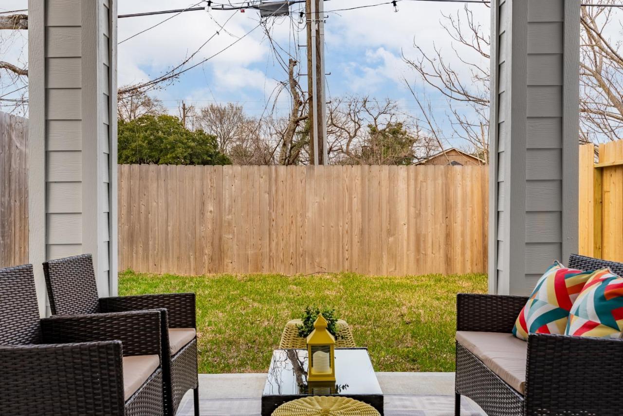 3 Bedroom And 3 Bath We Have Power And Internet Houston Exterior photo